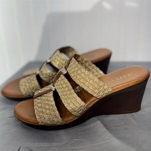 Y2K Gold Woven Rhinestone Wedge Sandals Aubrey Lynn 6.5 Retro Glam Coastal GMA